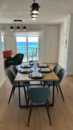Amazing Beachfront Views - 3 Bedrooms Apartment